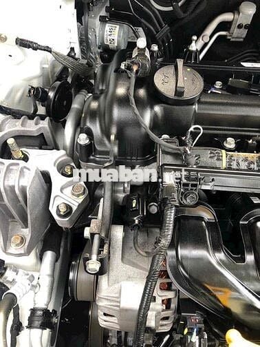 Hyundai Elantra Trắng 5 chỗ Số tự động
