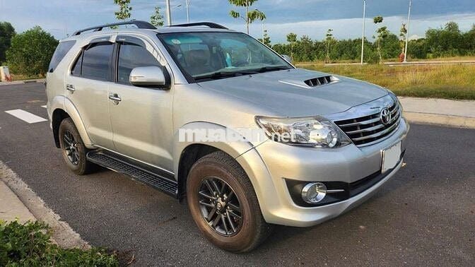 Toyota Fortuner 2016 Số sàn Bạc