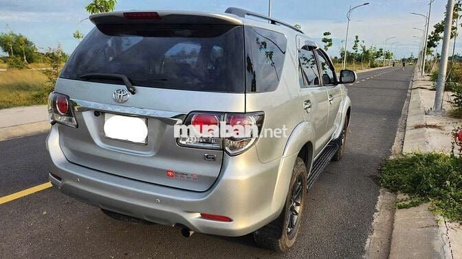 Toyota Fortuner 2016 Số sàn Bạc