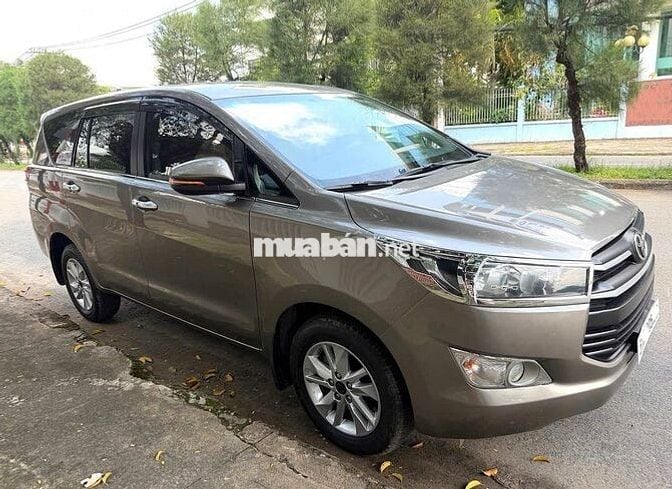 Toyota Innova 2019 E Đồng ánh kim ngay chủ : 388tr