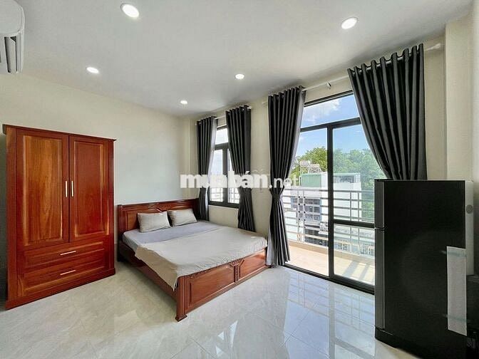 Căn hộ ban công Full nội thất đối diện Nhà hát Hòa Bình, Vạn Hạnh Mall