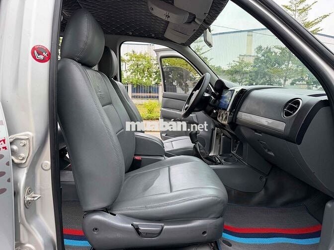 Ford Everest 2013 Form 2014 7 chỗ Dầu Bạc