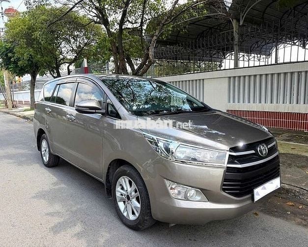 Toyota Innova 2019 E Đồng ánh kim ngay chủ : 388tr
