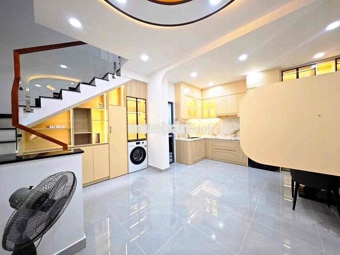 Nhà Mới Sát Mặt Tiền Nguyễn Văn Trỗi, Dân Trí