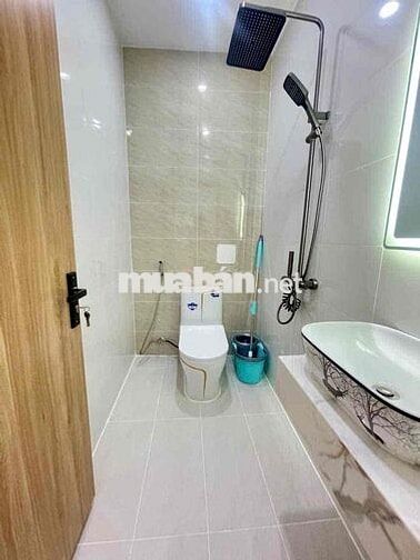 NHỈNH 4 TỶ - CÔNG VIÊN LÀNG HOA - 3PN - 3 TẦNG - P9, GV, HCM