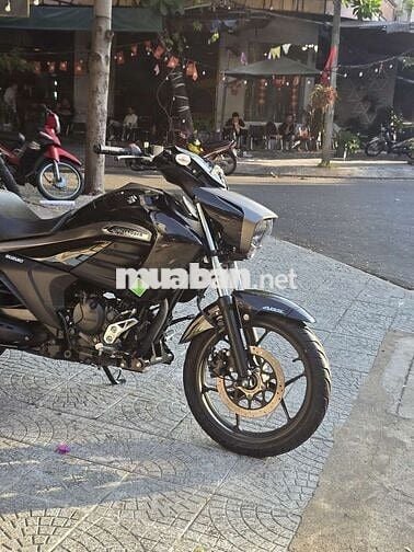 Suzuki Intruder 4000km màu Đen