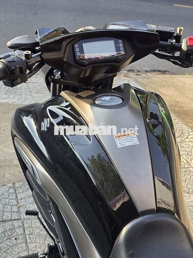 Suzuki Intruder 4000km màu Đen