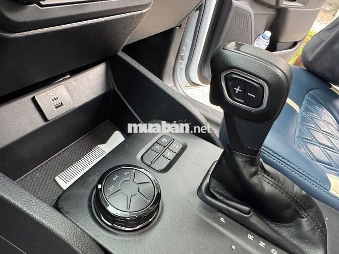 Ford Ranger XLS AT 4x4 2026 lướt 3.800km Trắng