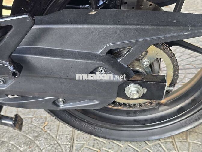 Suzuki Intruder 4000km màu Đen