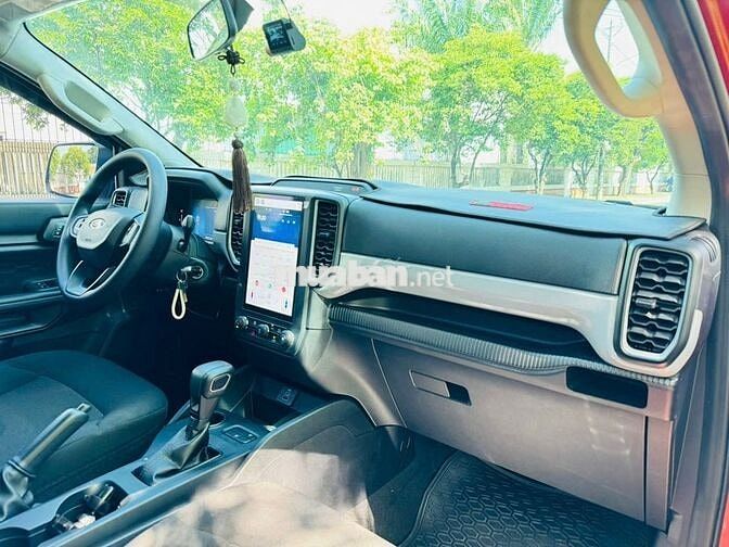 Ford Ranger XLS AT 2023, bảo hành 2027, vay 75%