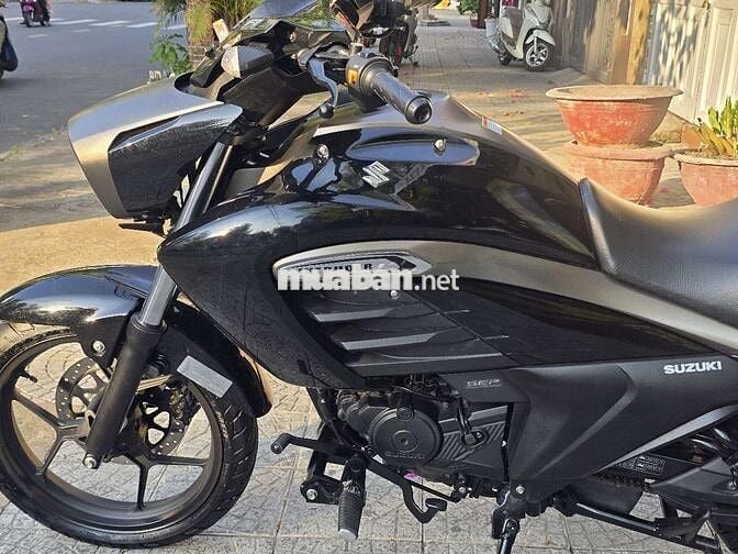 Suzuki Intruder 4000km màu Đen