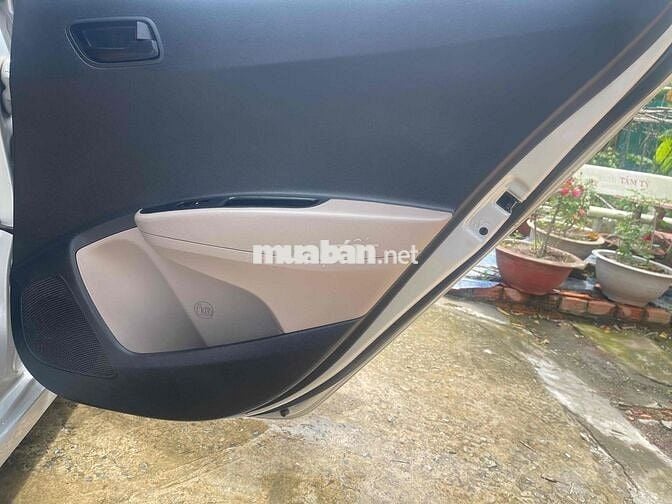 Hyundai Grand i10 Số sàn Bạc Ấn Độ