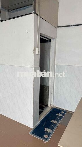phòng cho thuê wc riêng, cổng riêng an ninh. Gần cầu tham lương