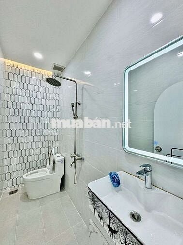 Cần Bán nhà 26/33 Thích Quảng Đức nối dài đường Số7 hẻm xe hơi nhà mới