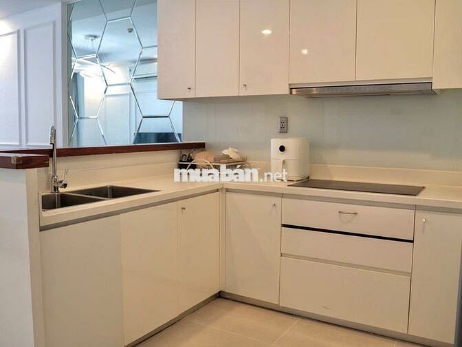 Cho thuê Gold View Quận 4 68m2, 2PN, 17 tr – trống vào ngay