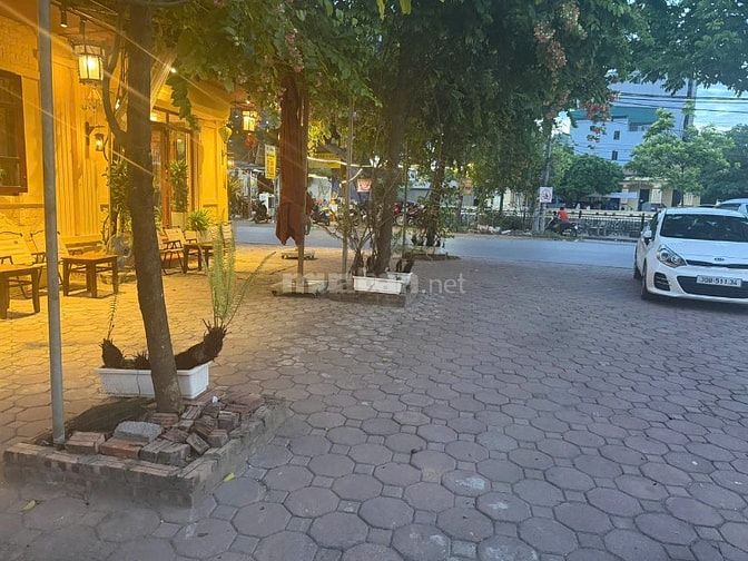 Chính chủ cần sang nhượng quán cafe lô góc kinh doanh 2 mặt tiền vị tr