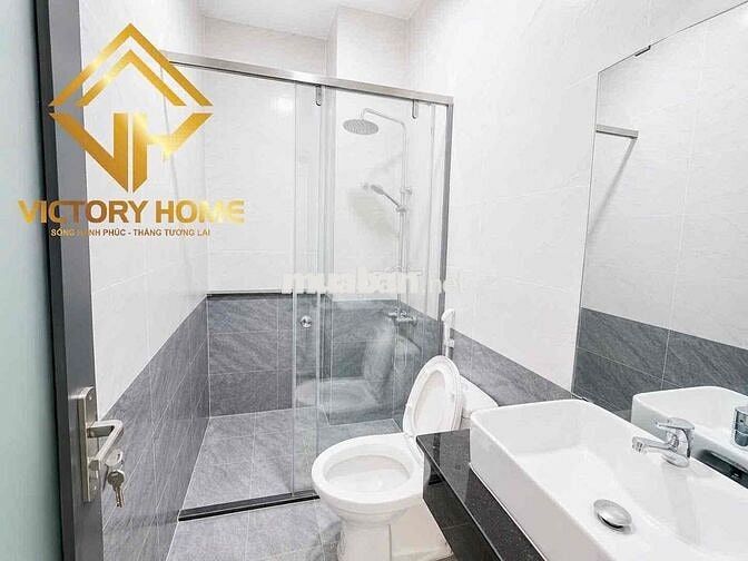 PHÒNG ĐẸP THOÁNG CÓ CỬA SỔ TRỜI TO THUẬN TIỆN QUA GÒ VẤP