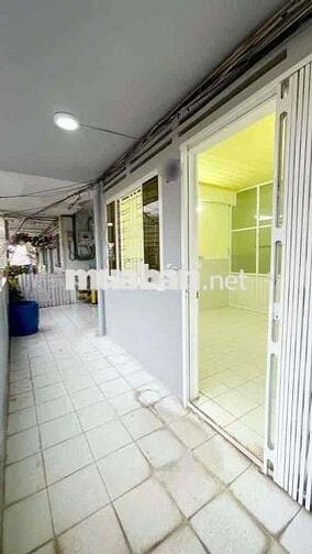Cần cho thuê nhà nguyên căn chung cư bình phú khu dân trí cao