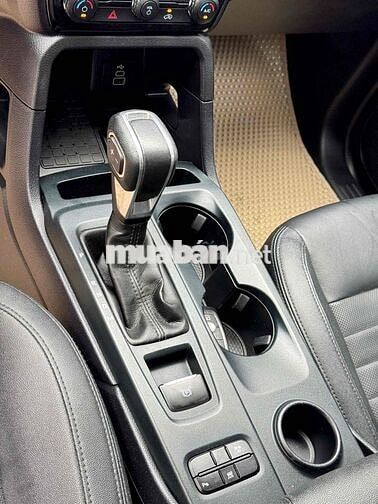Ford Everest Sport 2023 Đen 3v8