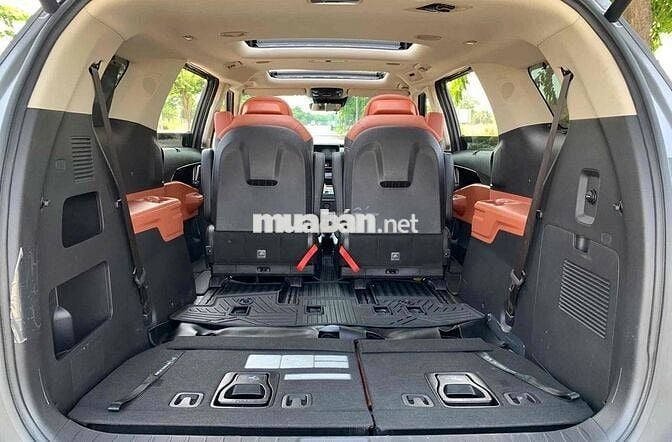 KIA Carnival 2025 2.2D Signature Xám 24.000 km
