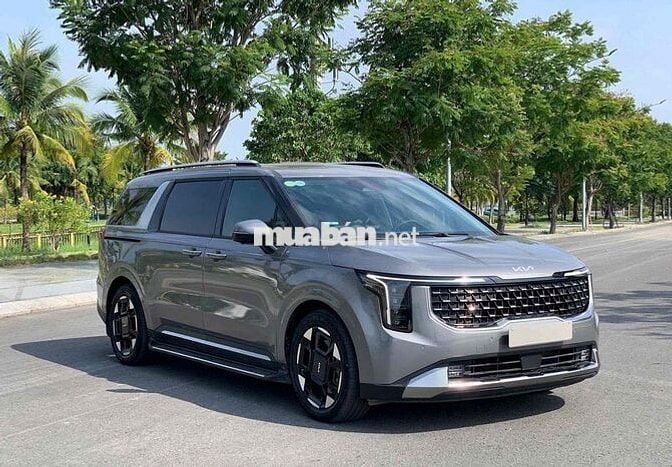 KIA Carnival 2025 2.2D Signature Xám 24.000 km