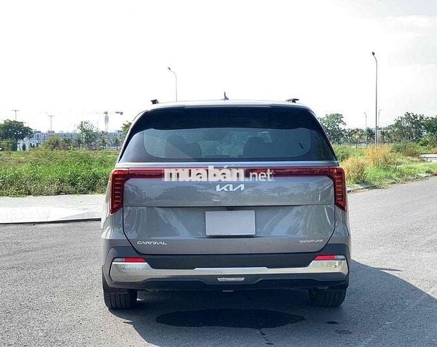 KIA Carnival 2025 2.2D Signature Xám 24.000 km