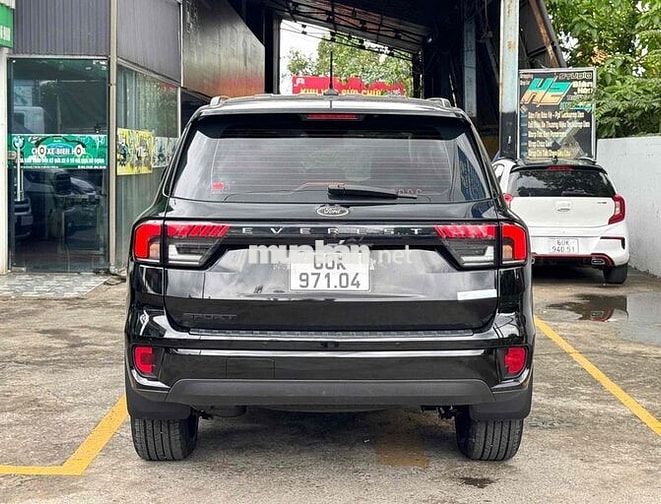 Ford Everest Sport 2023 Đen 3v8