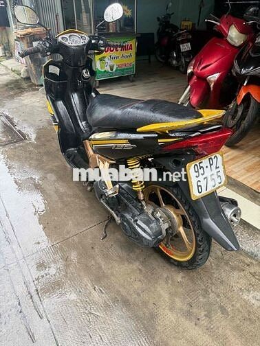 Yamaha Novo 4 Tự động màu Vàng