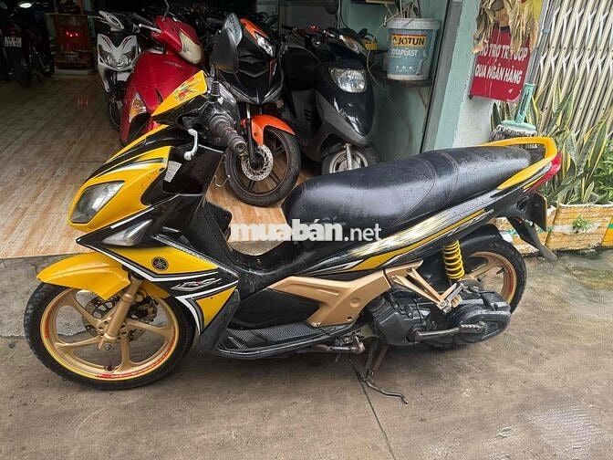 Yamaha Novo 4 Tự động màu Vàng