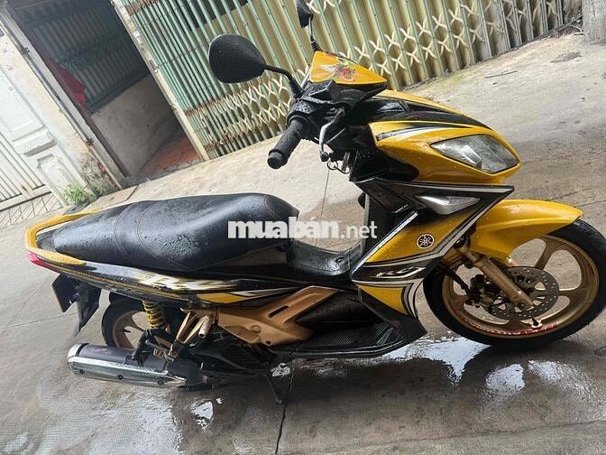Yamaha Novo 4 Tự động màu Vàng