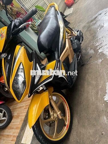 Yamaha Novo 4 Tự động màu Vàng