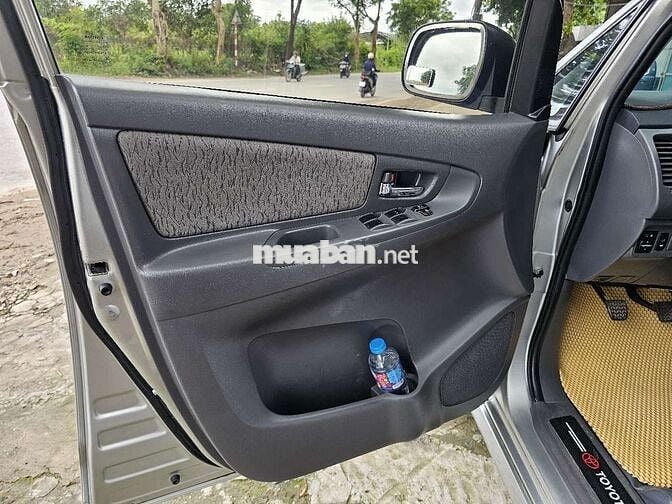 Toyota Innova 2.0E MT 2013 Số sàn Bạc 14 vạn