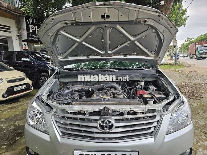 Toyota Innova 2.0E MT 2013 Số sàn Bạc 14 vạn
