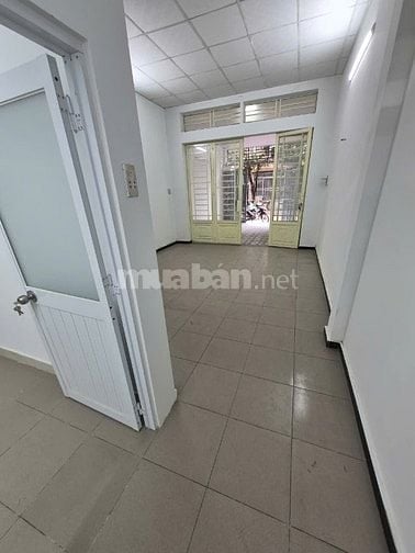 Chỉ 4.65 tỉ. Nhà Măt tiền xe tải thông. 4m × 25m – Sổ hồng riêng 