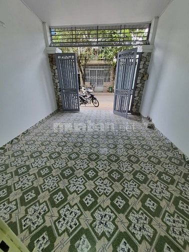Chỉ 4.65 tỉ. Nhà Măt tiền xe tải thông. 4m × 25m – Sổ hồng riêng 