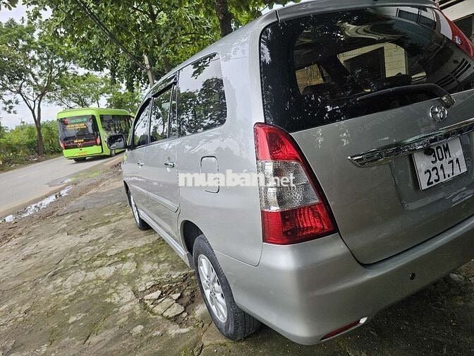 Toyota Innova 2.0E MT 2013 Số sàn Bạc 14 vạn