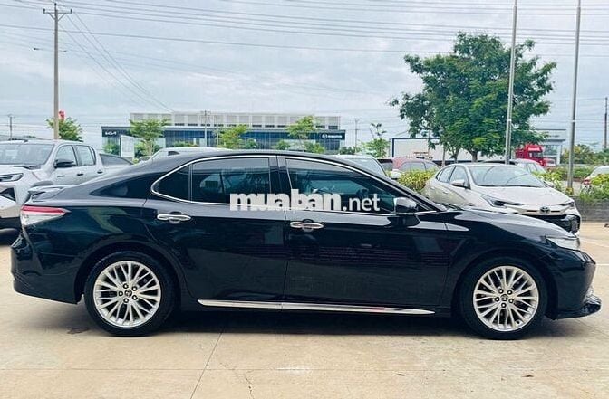 Toyota Camry 2.5Q 2020 Đen 51,670 km