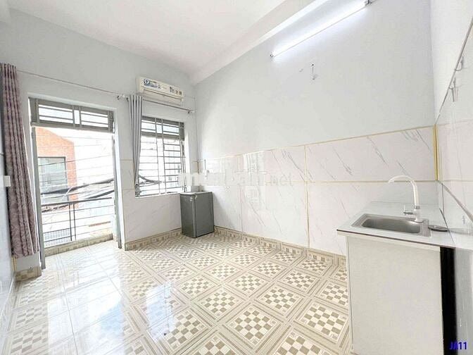 PHÒNG STUDIO BAN CÔNG-CỬA SỔ GIÁ RẺ GÒ VẤP
