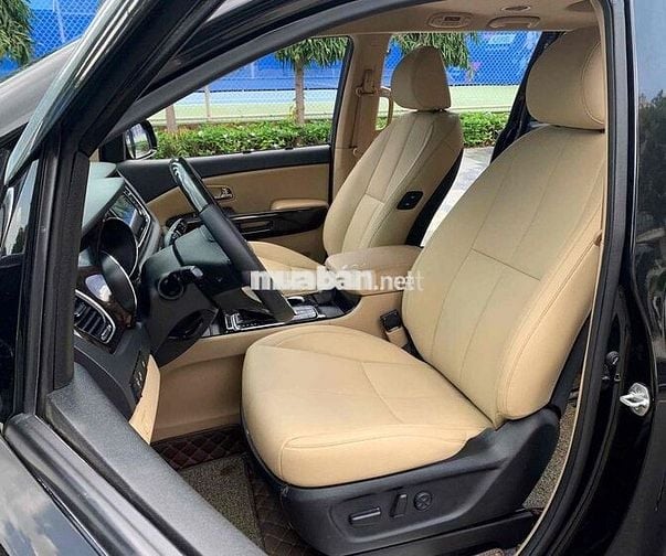 KIA Sedona 2018 full dầu Đen 7 chỗ