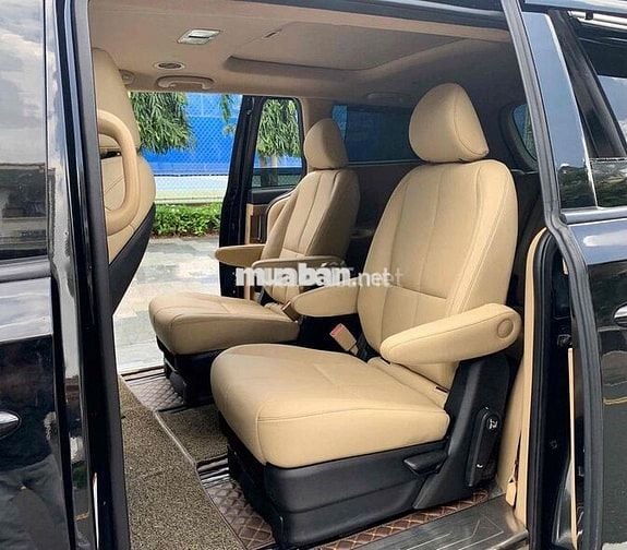 KIA Sedona 2018 full dầu Đen 7 chỗ