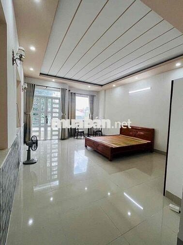 Nhà 2 lầu full nội thất KDC 586
