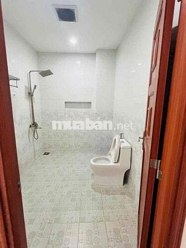 Nhà 2 lầu full nội thất KDC 586