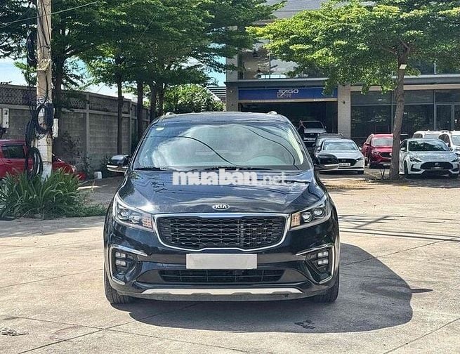 KIA Sedona 2018 full dầu Đen 7 chỗ
