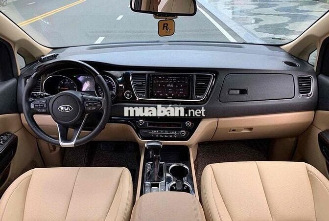 KIA Sedona 2018 full dầu Đen 7 chỗ