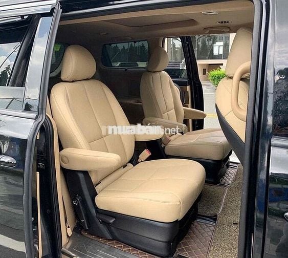 KIA Sedona 2018 full dầu Đen 7 chỗ