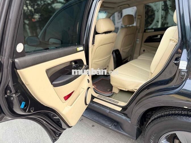 SsangYong Rexton 4x4 Dầu Đen 7 chỗ Tự động