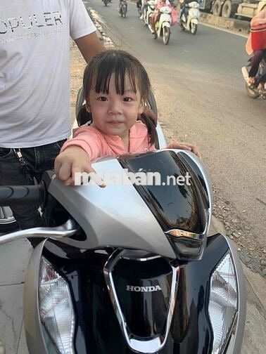 Honda SH 125 CBS 2024 Bạc 6.300km (dư chạy)
