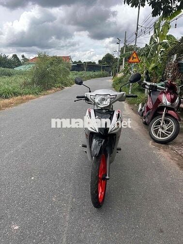 Yamaha Sirius FI 2024 Bạc Đen Đỏ