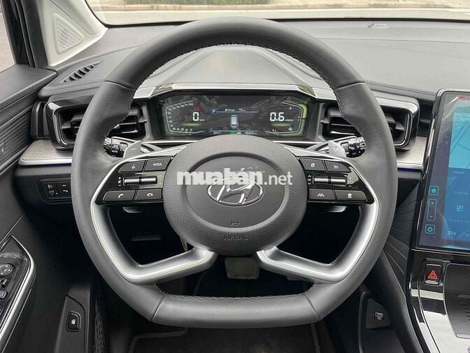 Hyundai Custin 2024 2.0T Premium 40000 km Đen