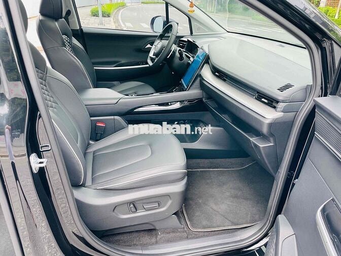 Hyundai Custin 2024 2.0T Premium 40000 km Đen